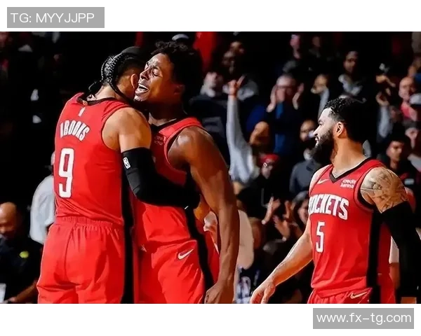 11月17日火箭对决劲敌期待精彩比赛与球星表现的巅峰对决 11月17日火箭对决劲敌期待精彩比赛与球星表现的巅峰对决