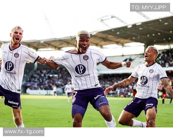 布雷斯与图卢兹的精彩对决揭示法甲新赛季的激烈竞争与球队实力较量